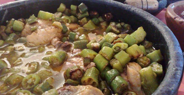 Frango a moda Mineira com quiabo.